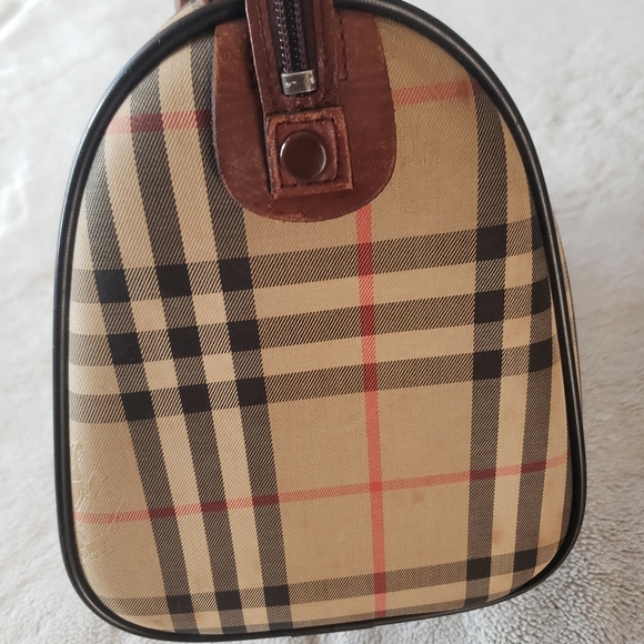 Burberrys Nova Check bag - Picture 4 of 15